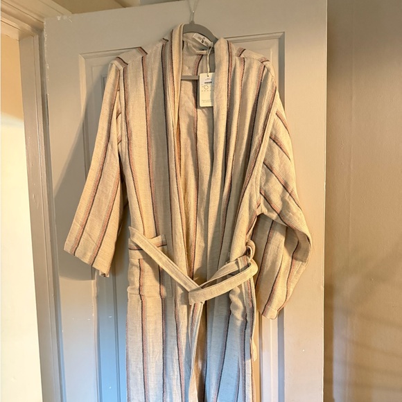 Bird Women's Cream Robe - Picture 3 of 5